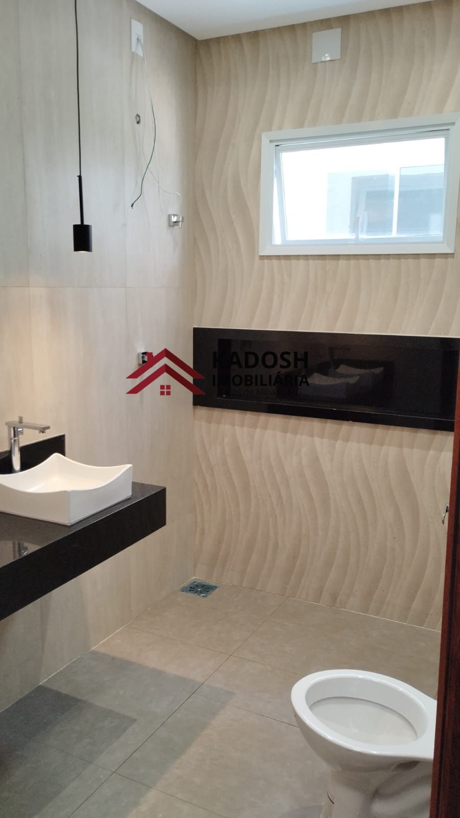 0db8cdb0-7a52-476d-b252-9d63e95d352d