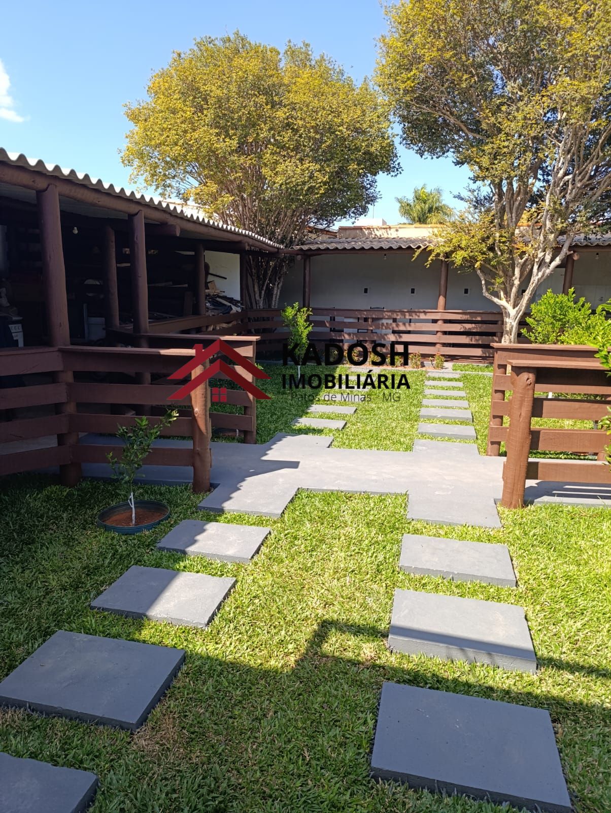 dfad91c4-e2dd-4b7a-8850-fccebd046fca