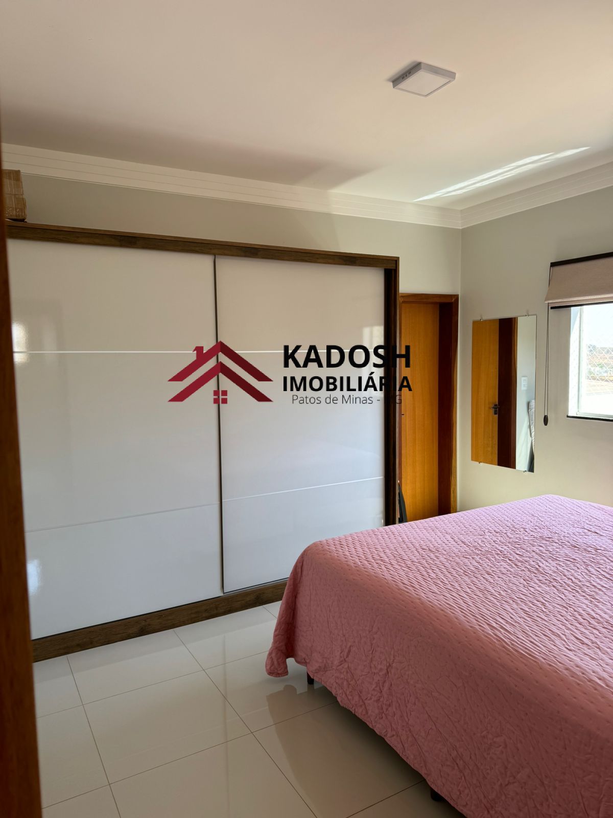 e04c5422-7205-434f-9d71-a823b6f8d386